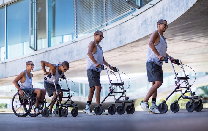 Paraplegici tornano a camminare con una stimolazione wireless