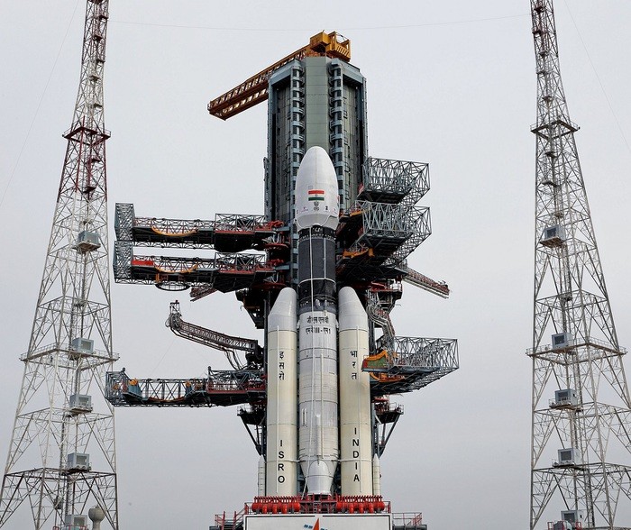 Rinviato il lancio della sonda indiana diretta alla Luna