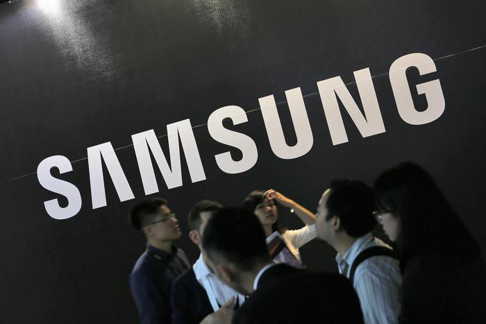 Samsung, il Galaxy S11 avrà 5 fotocamere