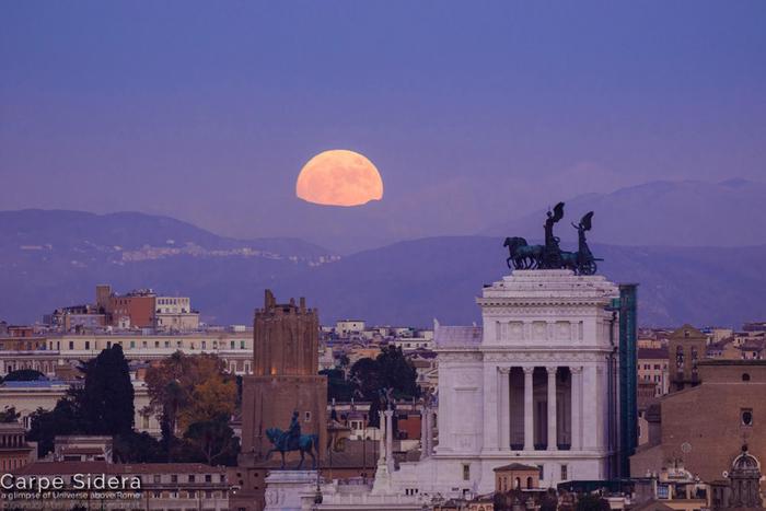 A Roma cielo e monumenti dialogano in 30 foto astronomiche