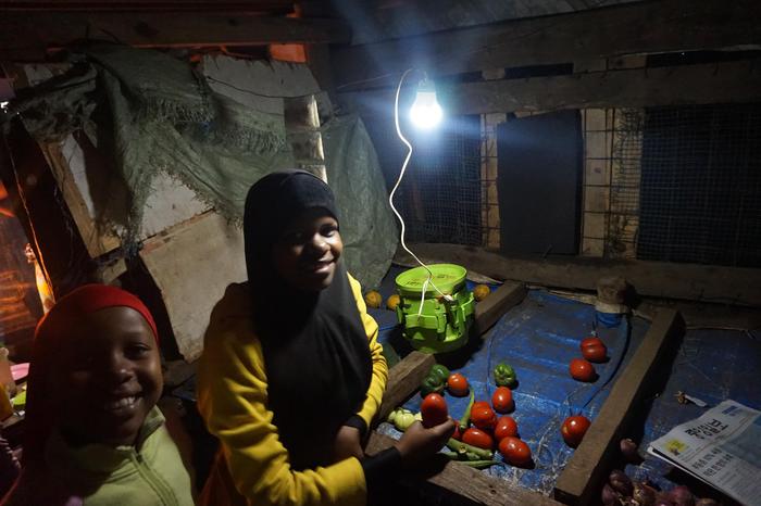 In Africa la prima batteria verde illumina le case