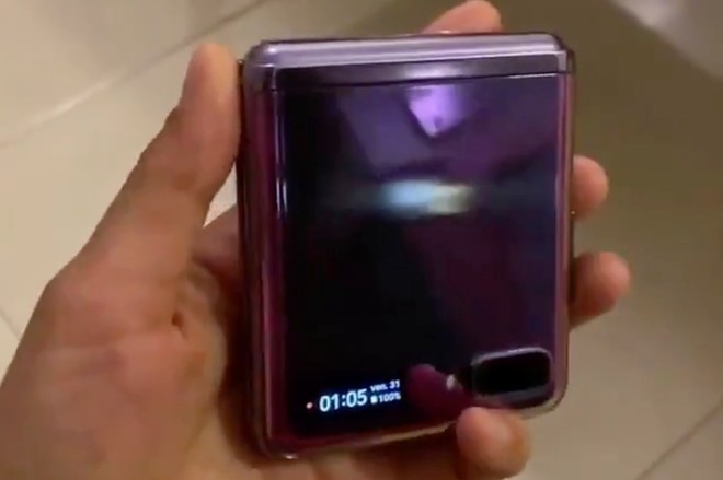 Samsung Galaxy Z Flip mostrato in un primo “hands on”