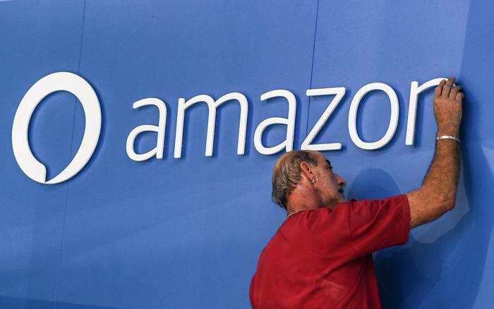 Amazon limita ordini, solo beni di massima priorità