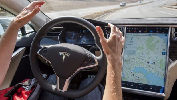 Tesla rimuove i software opzionali nelle auto rivendute