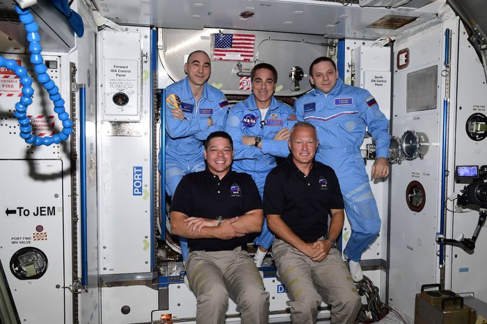 Crew Dragon, prima conferenza stampa per gli astronauti – DIRETTA DALLE ORE 17:15