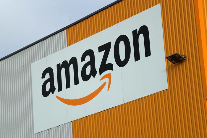 Amazon accetta di rinviare il Black Friday in Francia