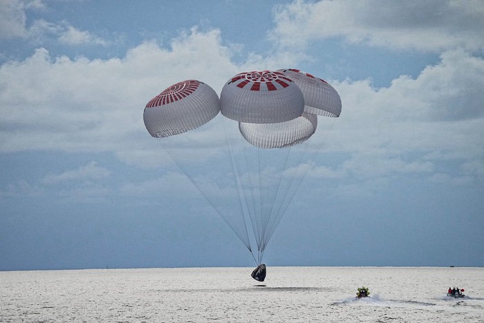 SpaceX, rientrati sulla Terra i quattro avventurieri dello spazio