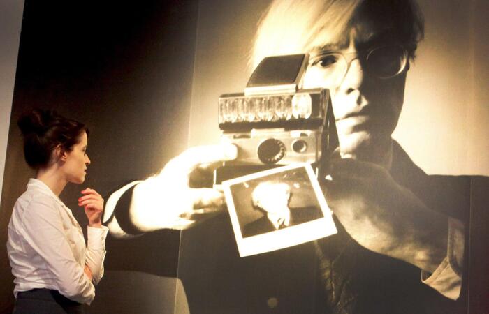 Da Polaroid a Walkman, gadget iconici ora piccoli tesori