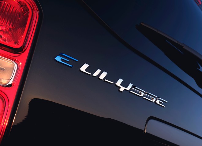 Fiat E-Ulysse, il nuovo MPV elettrico: 8 posti e autonomia da 330 km | Video
