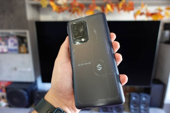 Recensione Black Shark 5 Pro: ottimo gaming phone, ma quanto costa!