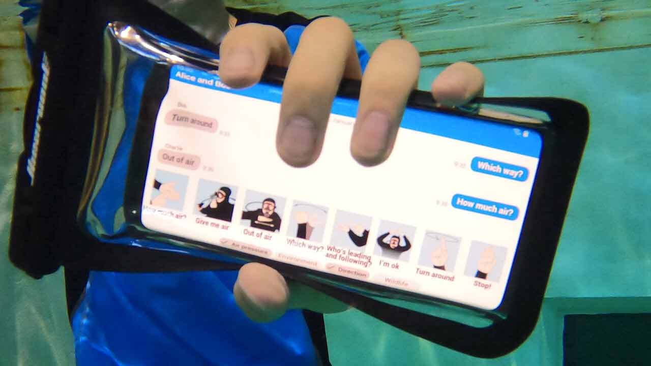 Messaggiare sott’acqua: ora è possibile grazie a un’app