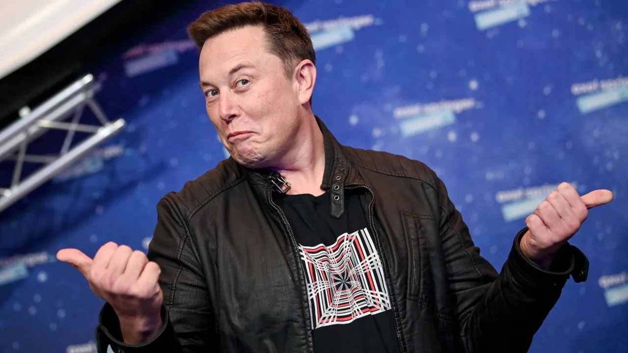 Elon Musk farà il suo smartphone I Guerra dichiarata a Apple e Google