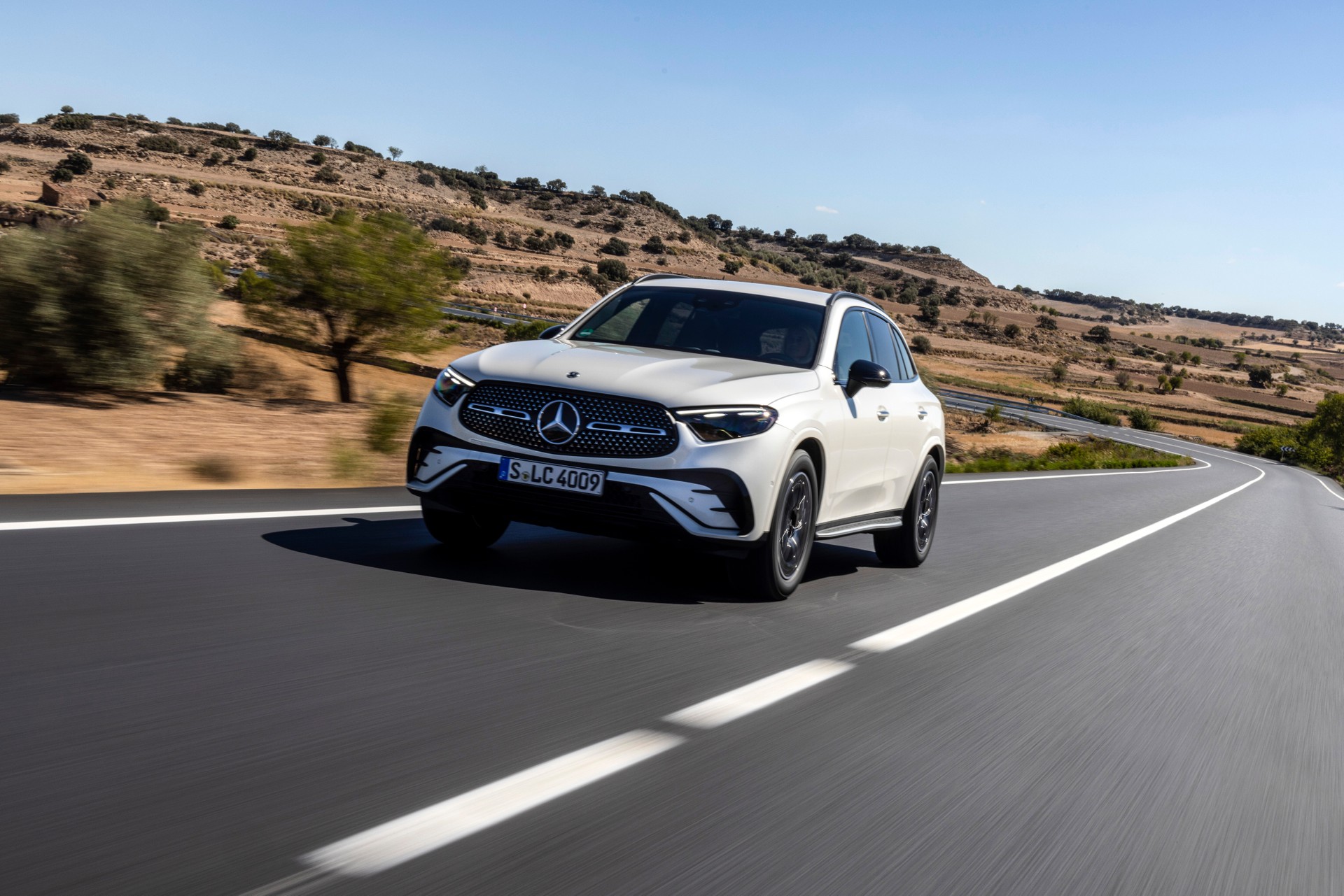 Nuova Mercedes-AMG GLC, video spia dei test sulle strade delle Alpi