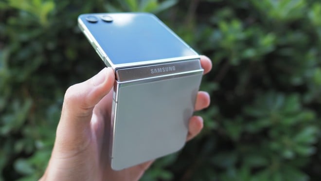 Recensione Samsung Galaxy Z Flip 5: lo schermo esterno fa la differenza | VIDEO