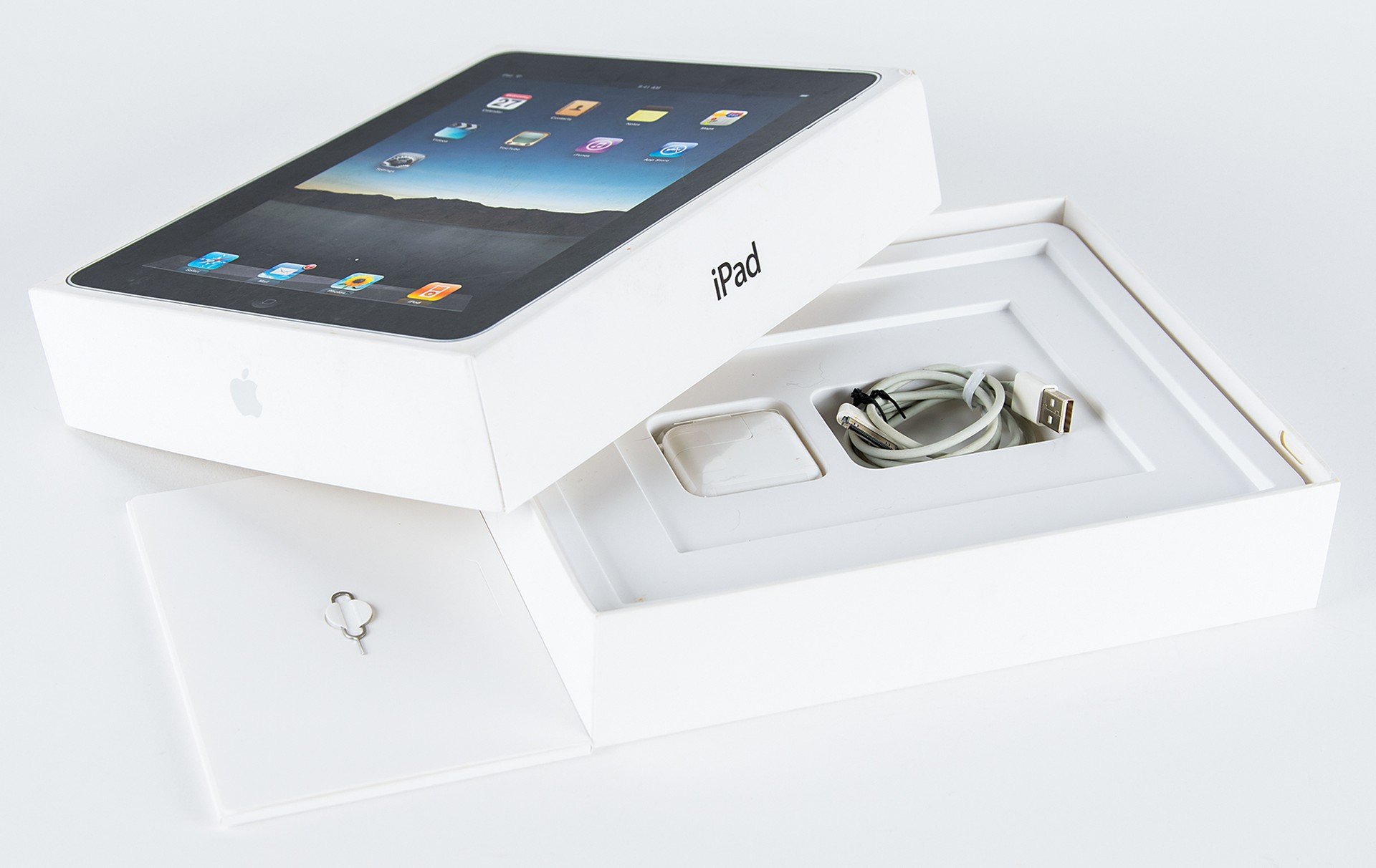 Un iPad del 2010 firmato da Steve Jobs e tanti cimeli Apple all’asta