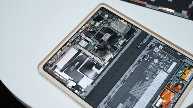 Lenovo ThinkPad X1 Fold 16″ arriva finalmente in Italia | Video