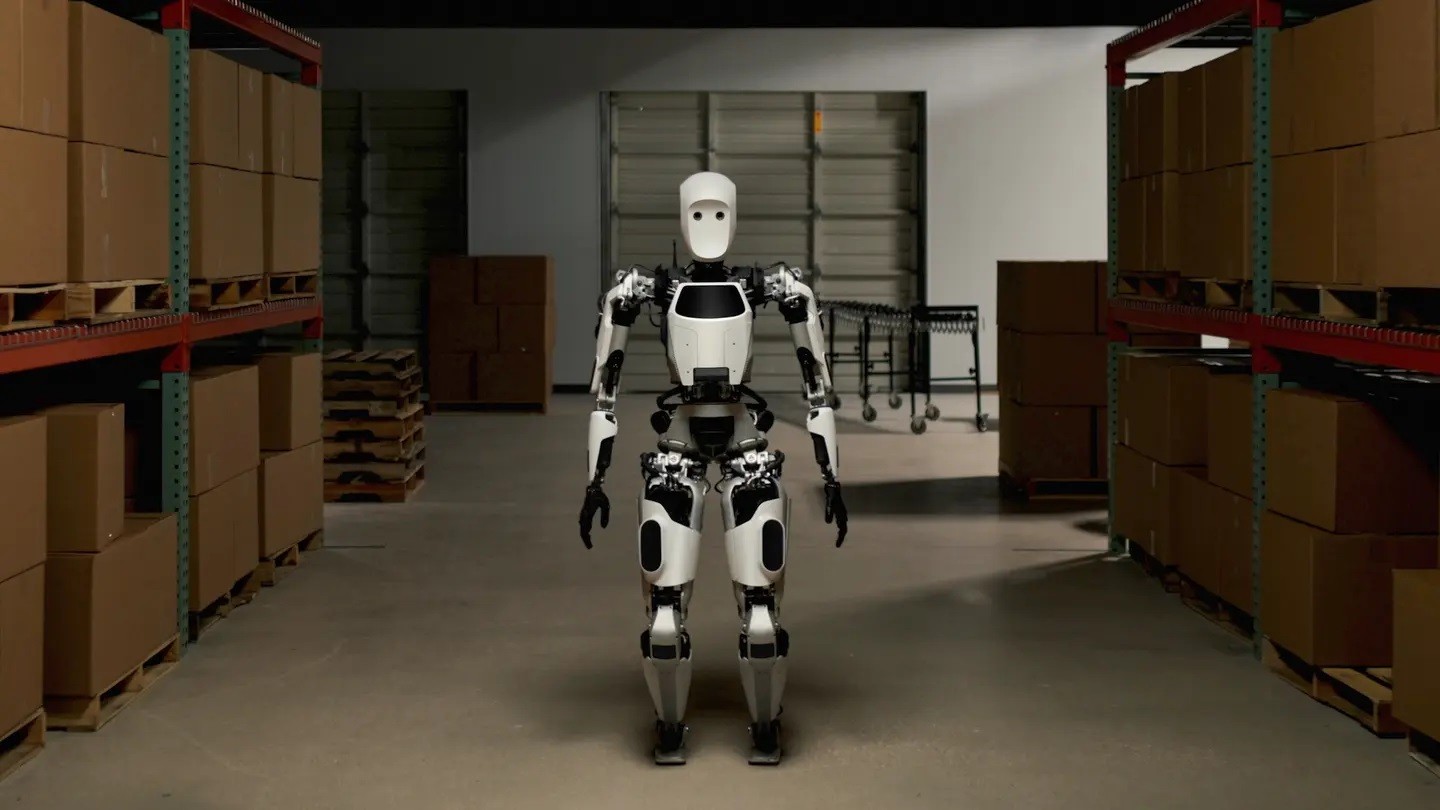 Mercedes utilizzerà il robot umanoide Apollo nelle sue fabbriche