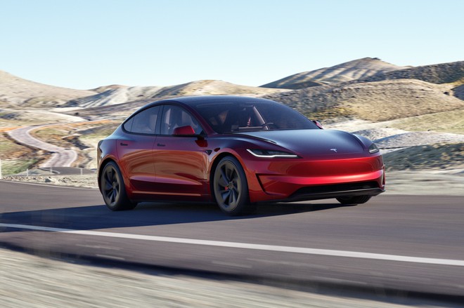 Nuova Tesla Model 3 Performance è ufficiale: la più potente di sempre