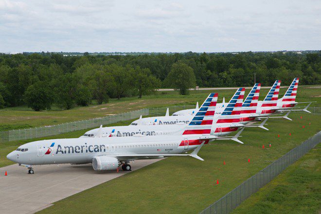 American Airlines mette a terra tutti voli per circa un’ora