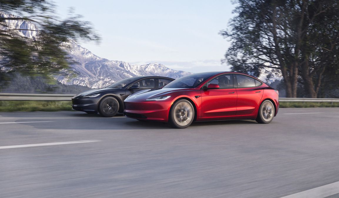 Gli automobilisti francesi fanno causa a Tesla