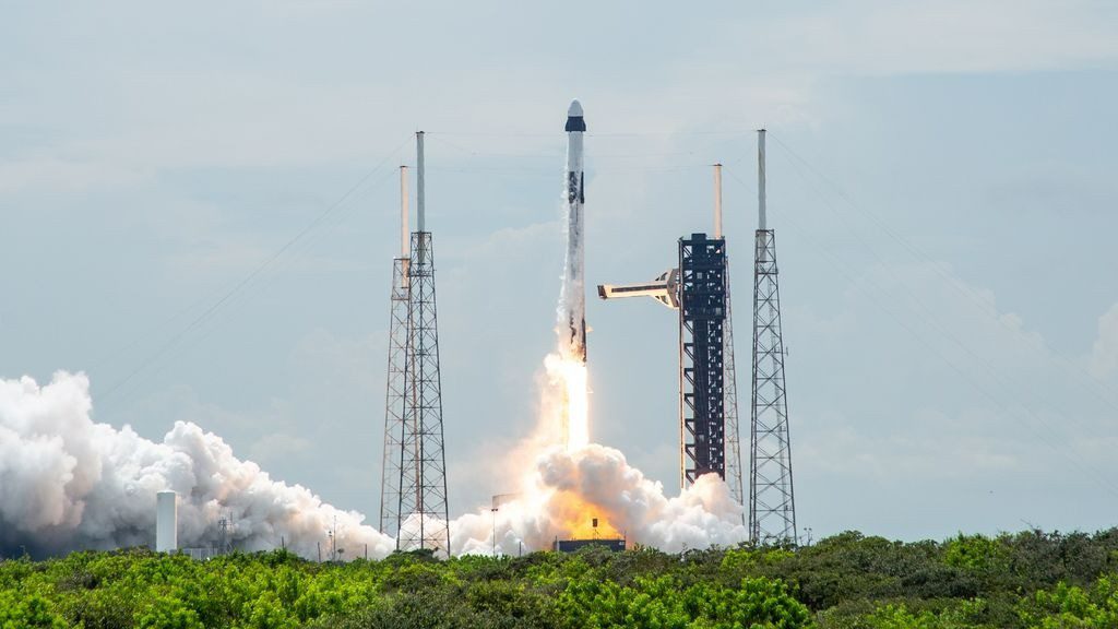 SpaceX punta a 170 lanci orbitali nel 2025: sarà un nuovo record