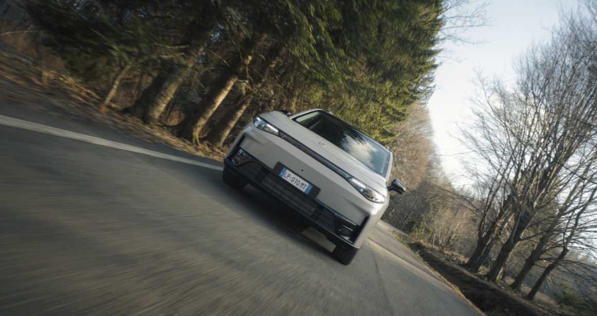Leapmotor C10 AWD in arrivo: più potenza, ricarica rapida e 4×4