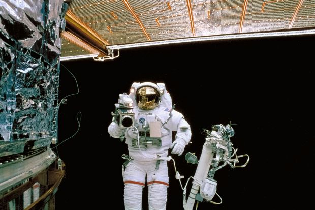 truffa astronauta spazio