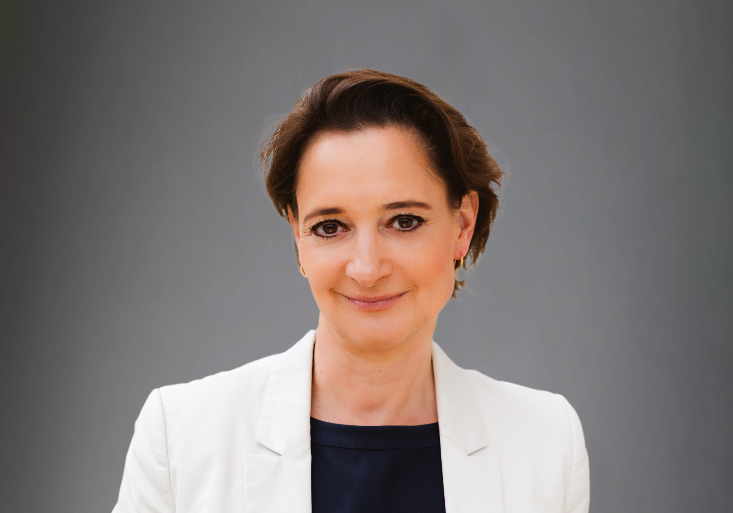 Rivoluzione in casa Dacia, via il CEO Denis Le Vot: arriva Katrin Adt, ex vicepresidente Mercedes