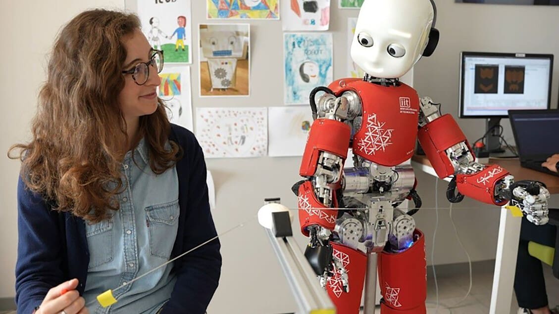 Robot che aiutano gli umani percepiti come estensioni del corpo